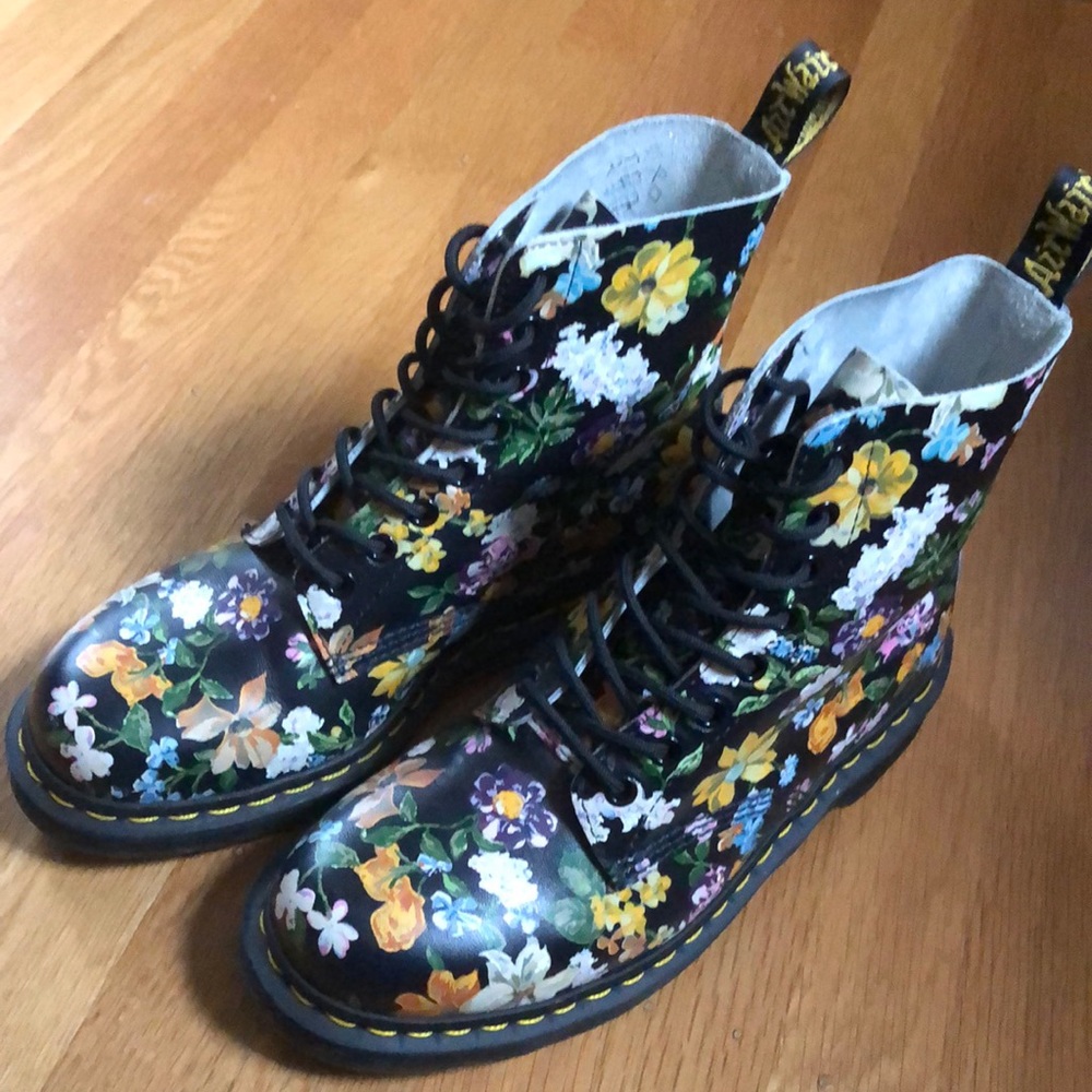 Dr. Martens Air Cushion Sole Boots